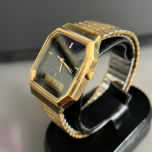 Vintage Men's Pulsar Gold Tone Watch - Picture 8 of 15